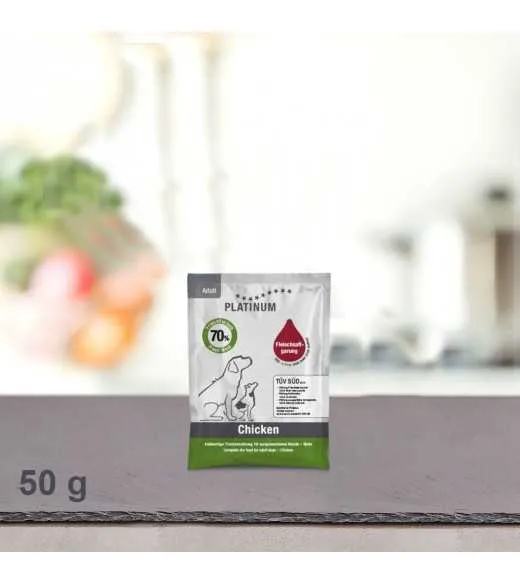 50 gram PLATINUM Kylling voksen Hundefoder foderprøve PLATINUM Adult Kylling Hundefoder er et sundt komplet koldpresset hundefo